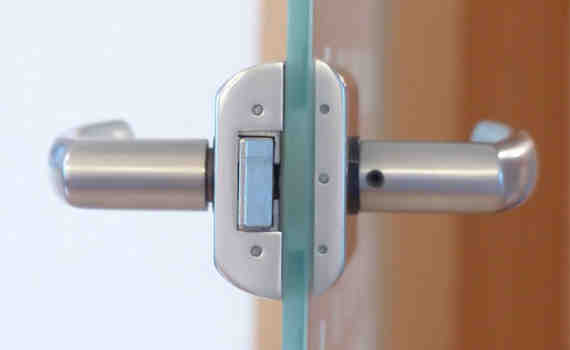 mejor cerradura de seguridad 570x350 - Cambiar cerradura de cilindro y puerta en Burgos